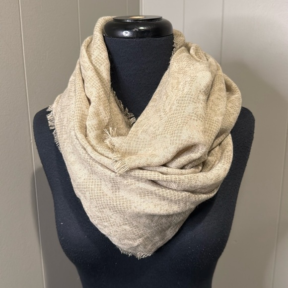 BP. New With Tag Unisex Women’s Men’s Infinity Scarf Fringe Ends Floral Pattern - Picture 1 of 6